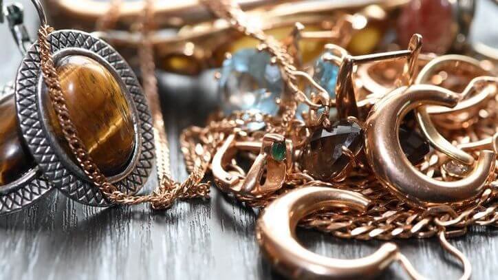 Gold jewelry buyers River Park Beach. Updated 2025